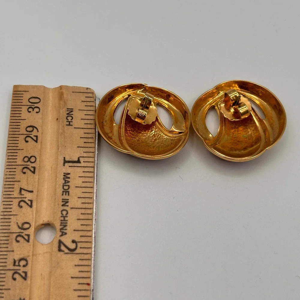 Vintage Gold Tone Red Enamel Swirl Stud Earrings Retro Statement Jewelry